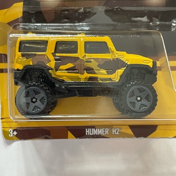 Hot Wheels Chevy Blazer and Hummer. New in Box - Picture 4 of 4